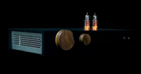 Billie Amp in black. Tube Class D Bluetooth