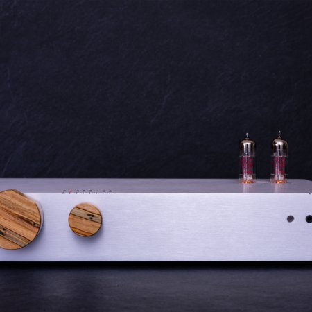 Billie tube amplifier with wood and metal design for high-fidelity sound.